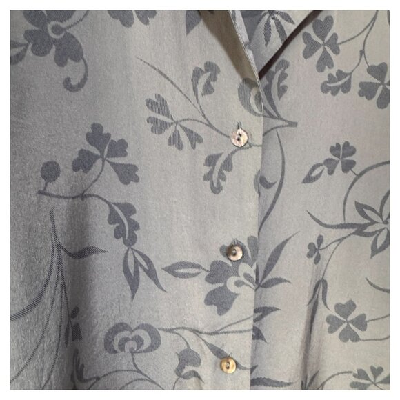 August Silk Size 12 blouse. Gray w/ dark floral print 100% silk. Excellent‎ - Picture 3 of 3